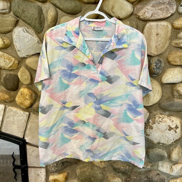 Vintage D’Allaird’s Pastel Brush Stroke Collard V Neck Top - Picture 1 of 4